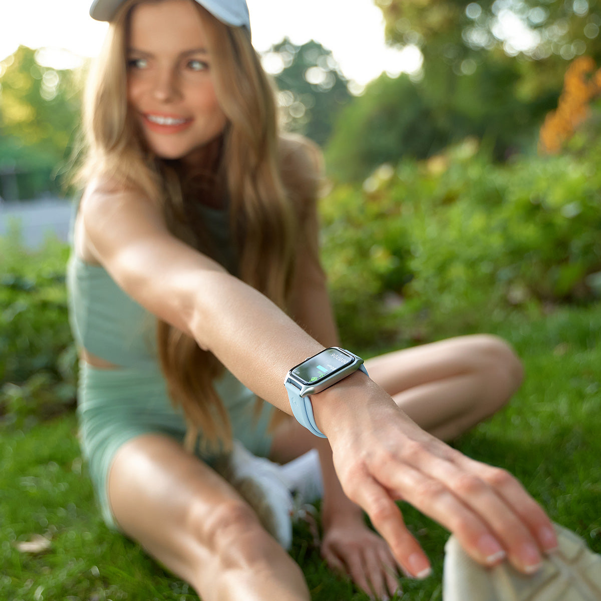 Smartwatch na niebieskim pasku - Garett GRC Activity 2